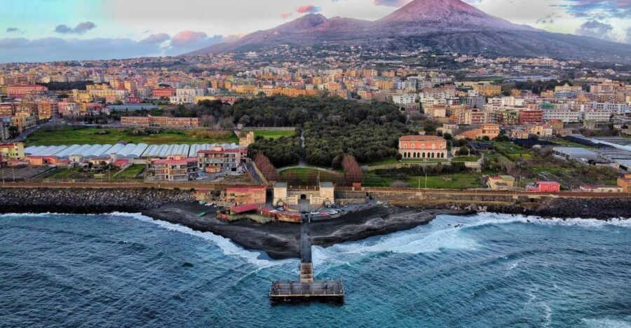 From Sorrento: Pompeii & Mt. Vesuvius Tour with Lunch & Wine - H2: Pickup and meeting point in Sorrento (and how to avoid a rough start)
