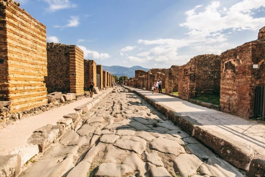 From Sorrento: Pompeii with an Archaeological Guide & Ticket - Meeting in Sorrento: simple start, easy access