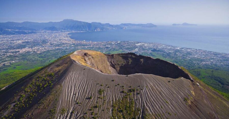From Sorrento: Semiprivate Vesuvius Tour - Sorrento to Pompeii by train: smart travel, simple rhythm