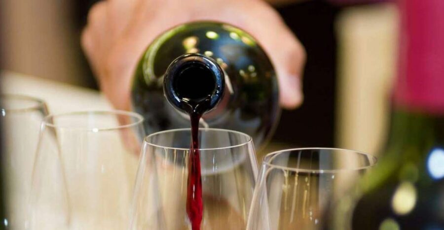 From Sorrento: Winery Tour, Tasting & Lunch - From Sorrento to Pompeii Station: The day’s simple backbone