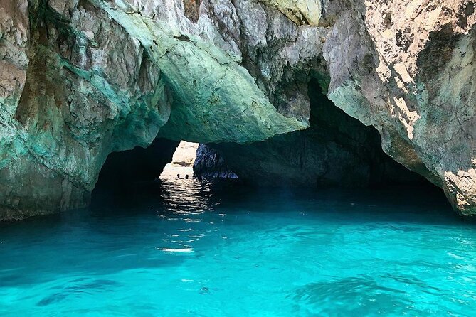 Full day on a private boat to discover Capri - Price and value for a private group up to 6