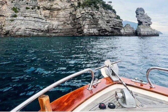 Full Day Private Boat Tour Along the Amalfi Coast - Optional village time: Amalfi, Praiano, or staying on board