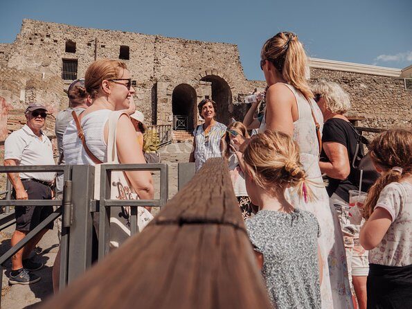 Full-Day Private Capri and Pompeii from Sorrento - Stabian Baths: the easiest stop to picture real daily life