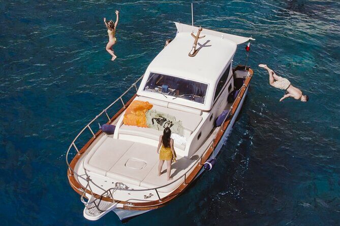 Full-Day Private Guided Boat Tour in Capri - Stop 1: I Faraglioni for Long Views and Water Time