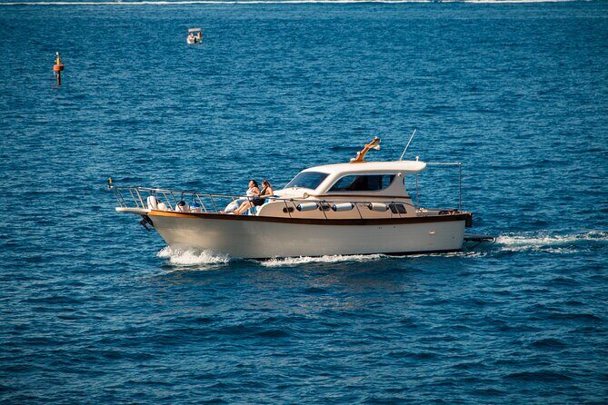 Full-Day Private Guided Boat Tour in Capri - Stop 3: Grotta Verde for a Short, Fun Swim Break
