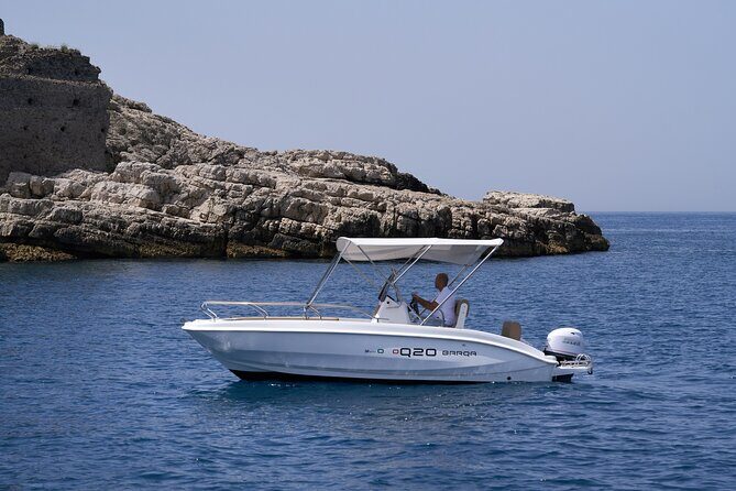 Full Day Private Tour from Sorrento to Capri by speedboat - White Grotta and Grotta Verde: quick cave hits with photo opportunities