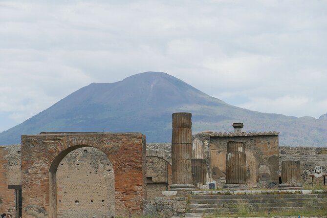 Full-Day Tour to Pompeii and Vesuvius with lunch from Naples - Lunch From Naples: Good Timing Can Make or Break the Hike