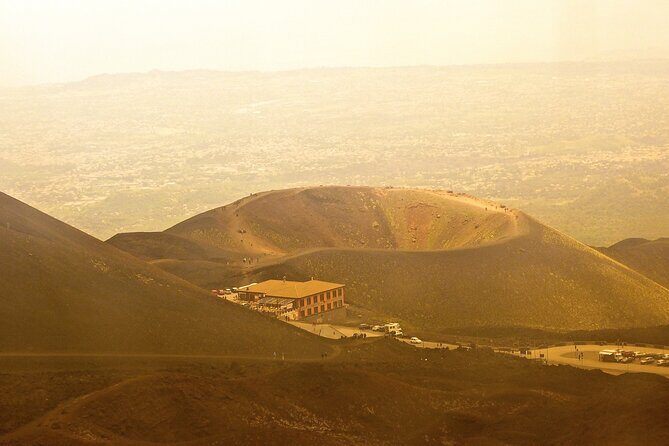 Full-Day Tour to Pompeii and Vesuvius with lunch from Naples - Guide and Commentary: Live Guide When the Group Is Big Enough