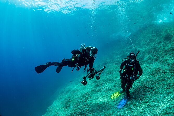 Guided diving for beginners without certification from Sorrento - Boat time: sailing from Sorrento toward Capri by dinghy