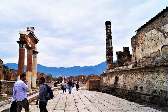 Guided Private Tour in Pompeii - Termopolio di Vetuzio Placido: Pompeii’s fast-food counter