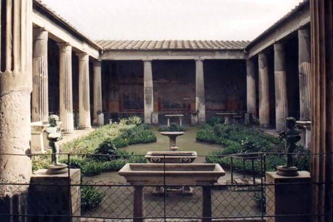 Guided tour of Pompeii with a local guide - The Catastrophe Explained Without Turning It Into Doom Tourism