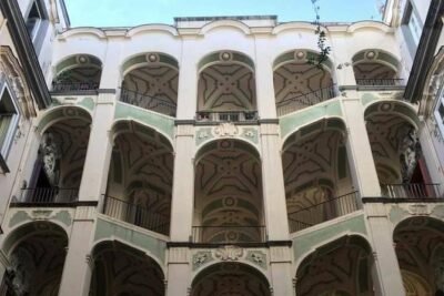 Guided tour of the Sanità District with an art expert - Meeting at Porta San Gennaro and walking with a clear flow