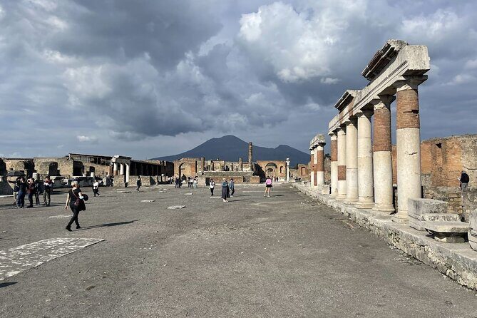 Guided Tour Pompeii And Vesuvius from Positano Skip the Line - Skip-the-line tickets: where you actually gain time