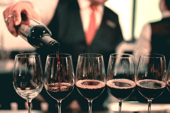 Guided Wine Tour in Old Town Napoli - Piazza Dante and Port’Alba: the quick history stops that set up the tasting