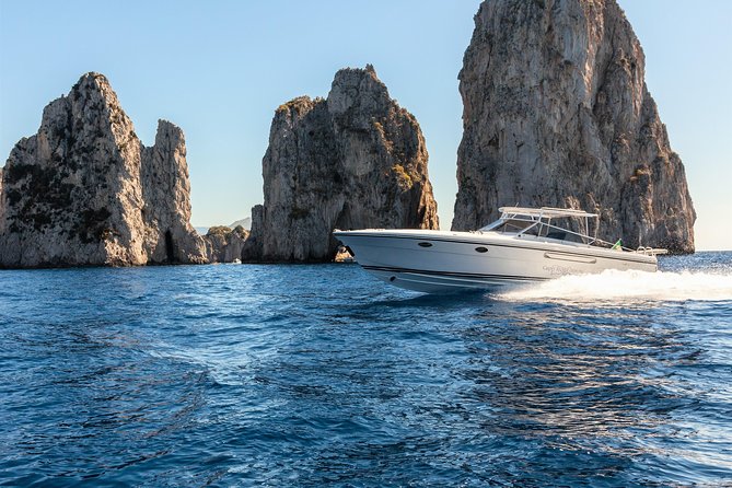 Half day around Capri by Itama 38 speedboat - Stop 5: Grotta Verde and water color at the cliff’s base