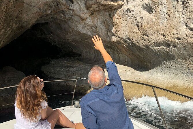 Half day to discover the fascinating island of Capri - Li Galli swim stop: the myth and the practical reason to love it