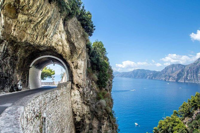 Herculaneum and Amalfi Coast Private Tour for Families - The real value of private transport (and why it matters on the coast)