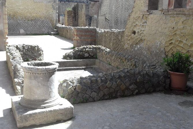 Herculaneum and the Amalfi Coast(Sorrento-Positano) - Sorrento’s main square: gelato and last-minute souvenirs