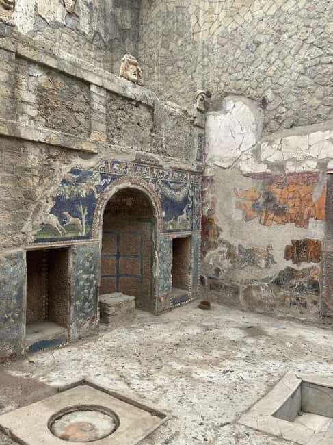 HERCULANEUM AND VESUVIUS: PRESTIGE TOUR FROM NAPLES - Entering Herculaneum: walking through a city that survived the long story