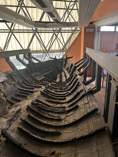 Herculaneum - Small Group Tour (admission included) - Why Herculaneum preserves differently than Pompeii