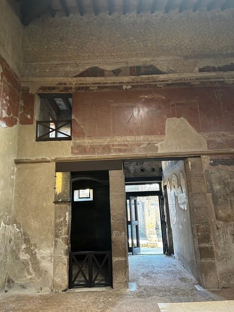 Herculaneum - Small Group Tour (admission included) - Typical Roman life in a wealthy residential town