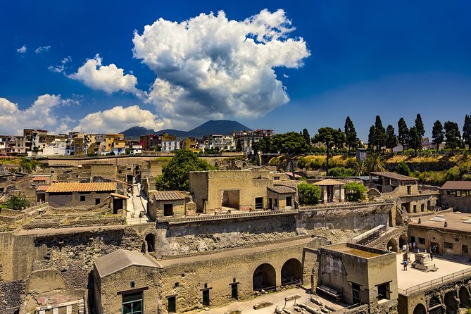 Herculaneum small group tour with an archaeologist - skip the line - Herculaneum Under Ash: Why This Site Feels So Different