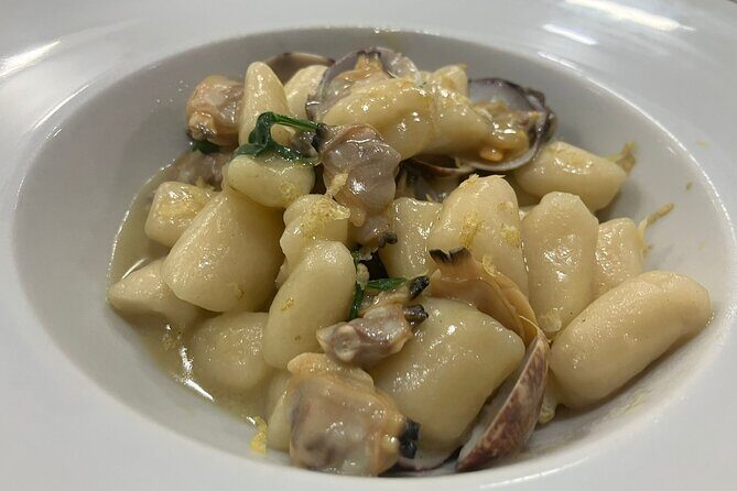 Homemade Pasta And Seafood Cooking Class with Dinner - What you actually make: fresh pasta, gnocchi with clams, and fried calamari and prawns