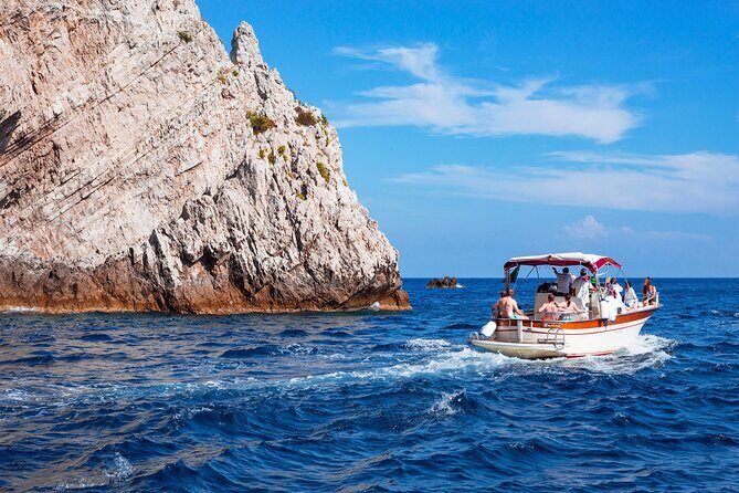 Ischia and Procida Boat Tour: Small-Group from Sorrento - A smooth one-day plan: Sorrento pickup to island hopping