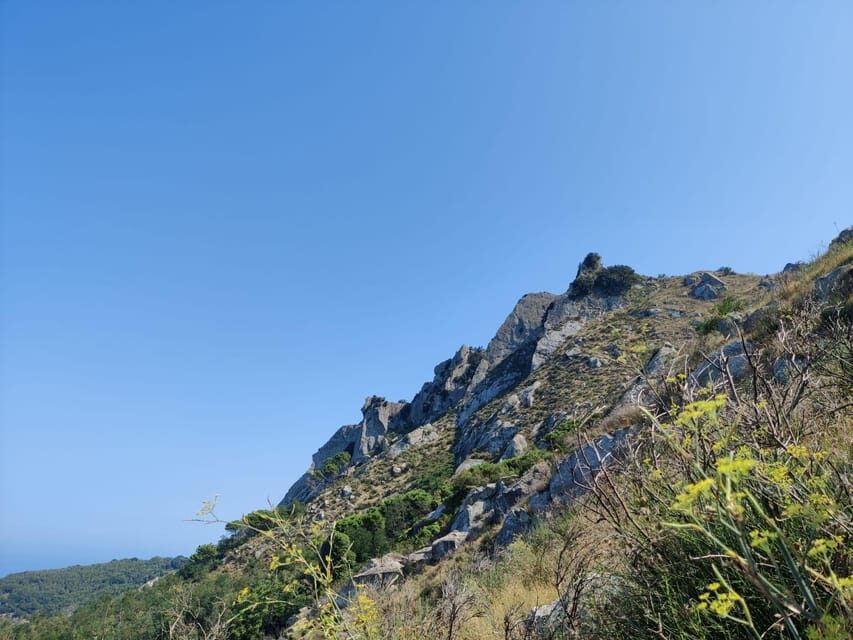 Ischia: Epomeo summit hike - Getting started in Ischia: pickup, pacing, and what the first minutes feel like