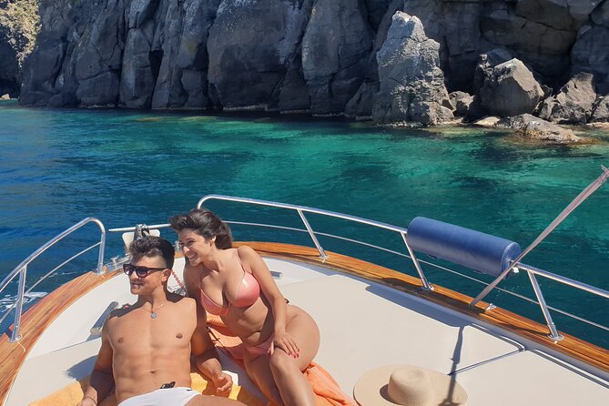 Ischia island private excursion on Gozzo Aprea Milano 8,3m - Private Ischia boat on the Gozzo Aprea Milano: value that adds up