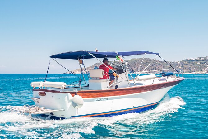 Ischia island private excursion on Gozzo Aprea Milano 8,3m - Four hours around Ischia: the sailing portion that actually changes how you see the island
