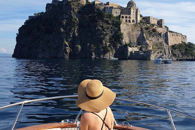 Ischia island private excursion on Gozzo Fratelli Aprea 7,5m - The best water breaks: La Scarrupata and Baia di San Montano