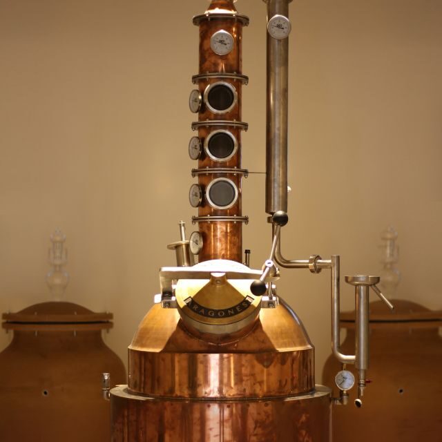 Ischia: Private Distillery Tour and tasting with the Artisan - Distillerie Aragonesi in Ischia Ponte: why this tour feels like the island