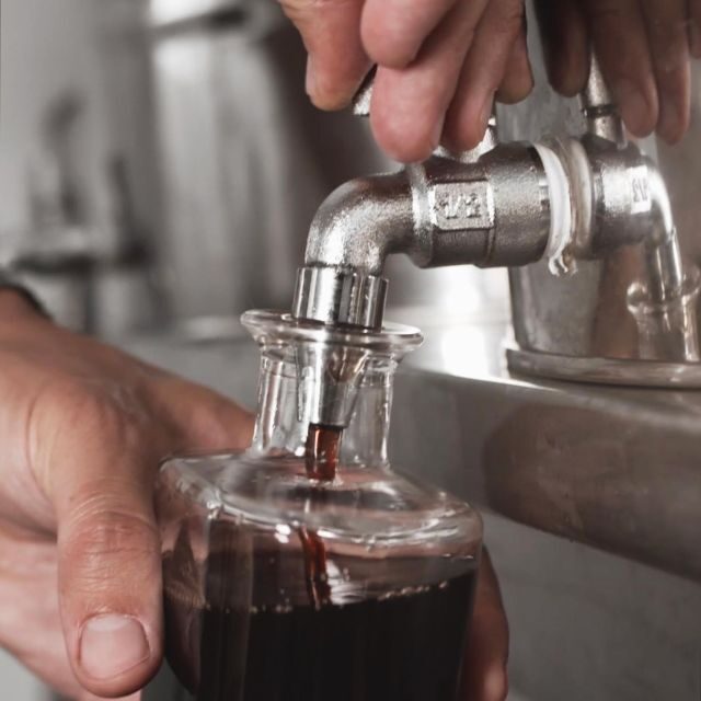 Ischia: Private Distillery Tour and tasting with the Artisan - Finding the meeting point near the bridge in Ischia Ponte