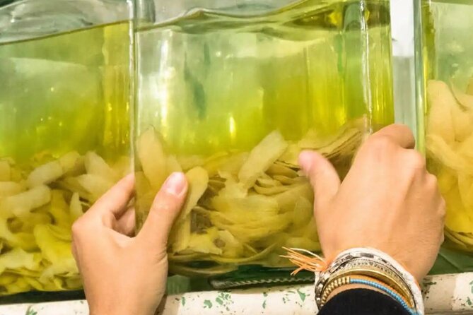 Learn how to make Amalfi limoncello - How to recognize high-quality artisanal limoncello