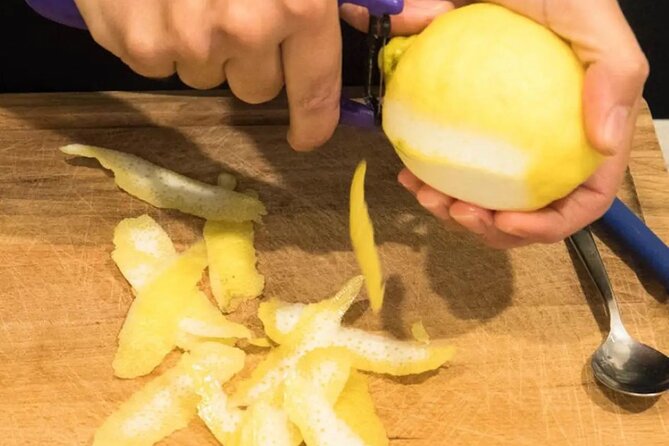 Learn how to make Amalfi limoncello - English instruction and the home-recipe payoff