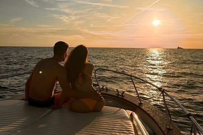 Luxury private boat tour to Capri and Blue Grotto on Gozzo 32 ft - Stop 3: Grotta Verde for a calmer, green-lit contrast