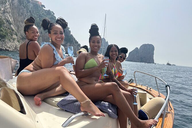 Luxury private boat tour to Capri and Blue Grotto on Gozzo 32 ft - Your route across the Gulf of Naples