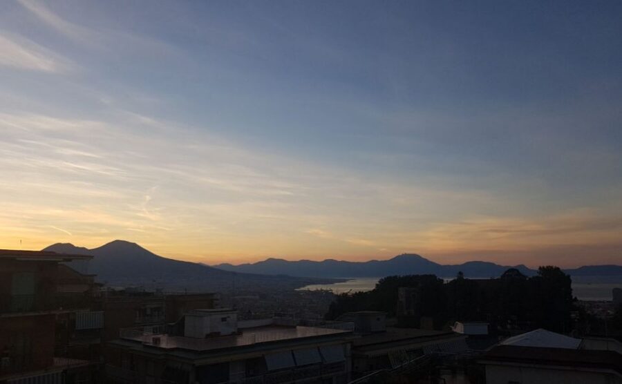 Make Neapolitan Pizza With A View Of Naples Like No Other - The cooking-to-dinner flow (and why you’ll enjoy both)