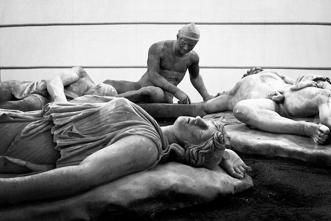 MANN - Archaeological Museum Private Tour with Archaeologist - Meridian Hall: frescoes and the feel of ancient Rome