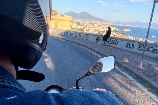 Moto Tour Naples - Visit in a different way with the experts of the city - The flow of the route: a short ride with intentional stops