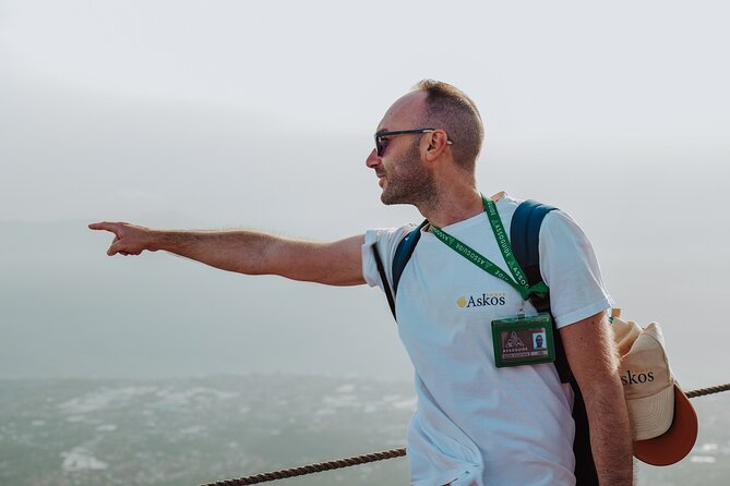 Mount Vesuvius Tour from Pompeii Led by an Expert Guide - National Park entrance and the climb you should respect