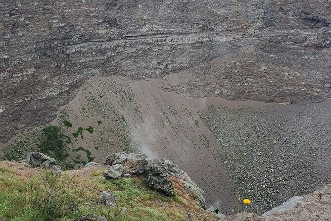 Mount Vesuvius Tour with Entry Ticket & Lunch - The Sorrento winery stop: lunch + three wines, in a relaxed setting