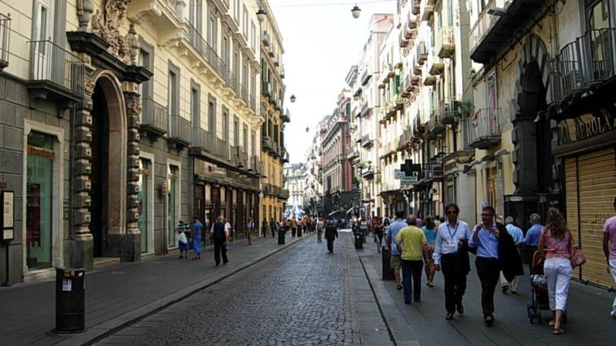 Naples Audioguide - TravelMate app for your smartphone - Naples Audioguide with TravelMate: the freedom to listen your way