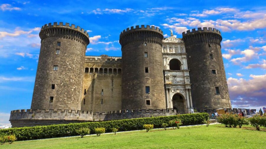 Naples Audioguide - TravelMate app for your smartphone - Certosa San Martino and classic churches with strong neighborhood ties