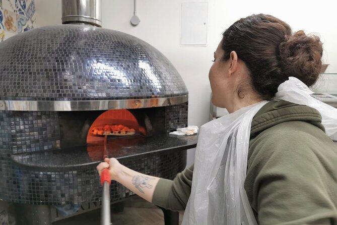 Naples: Authentic Italian Pizza Making Class with Local Pizzaiolo - Where You Meet on Via Medina and What Happens First