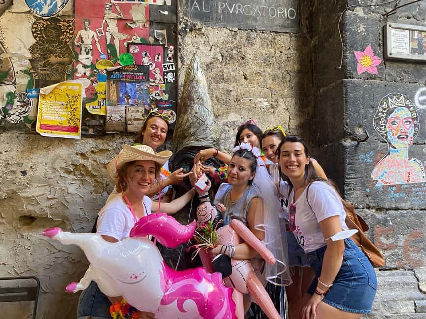 Naples: Bachelorette Party with Insolitaguida - Via dei Tribunali photo stop and the final aperitif payoff