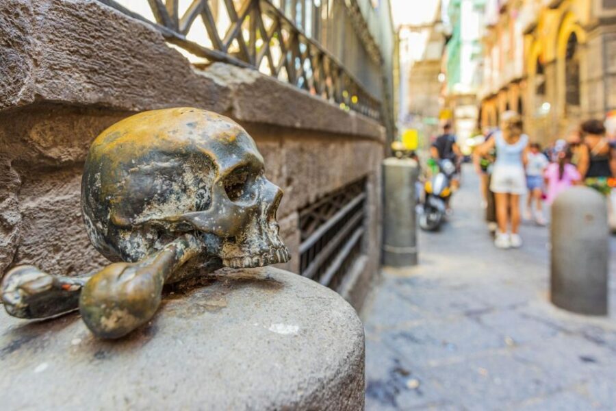 Naples behind the scene walking guided tour - Who should book this Naples folklore walk