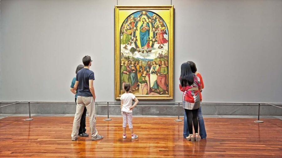 Naples: Capodimonte Museum small group tour - Start at Porta Grande: finding your guide without stress