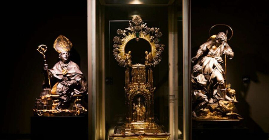 Naples: Chapel & Museum of San Gennaro Guided Tour - Location and meeting point: how to start without stress